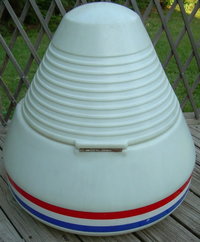 Back view of a vintage Little Tikes kid’s Apollo Space Capsule Toy Chest.