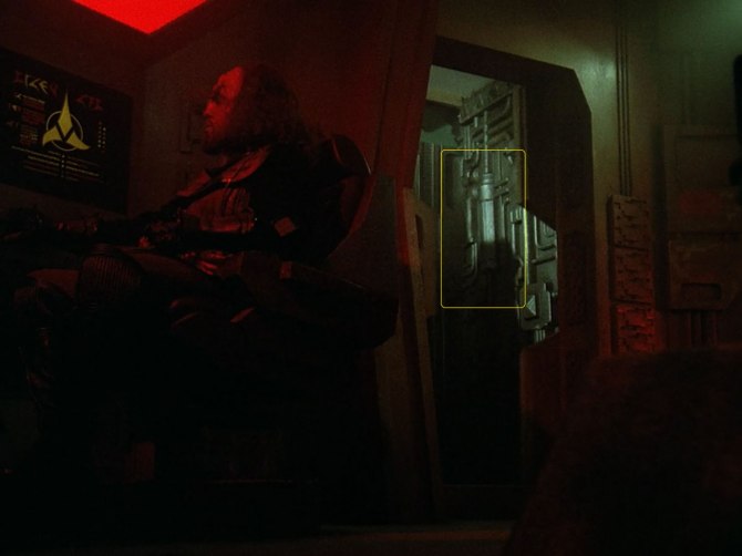 Sonobuoy wall detailing in the TNG episode 