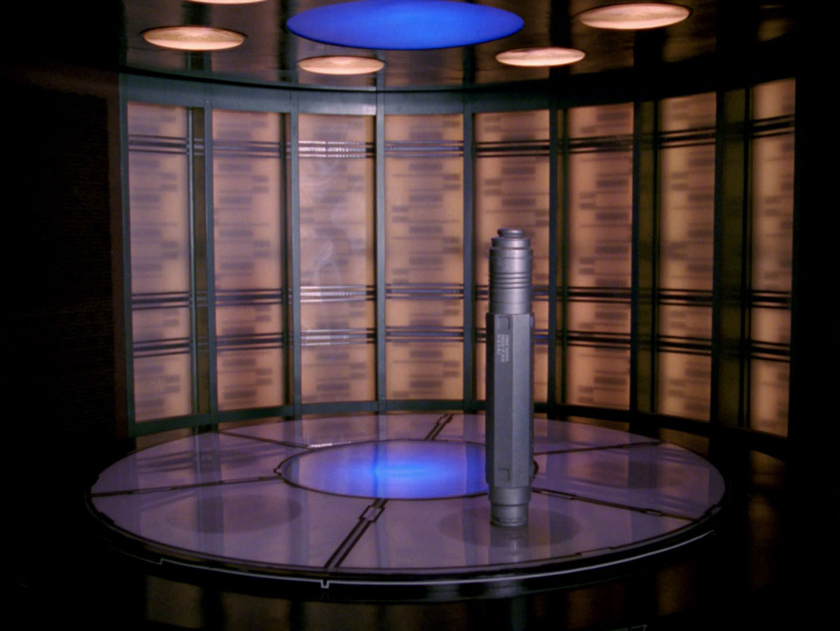 Sonobuoy case used as a transporter test cylinder prop in "Data's Day".