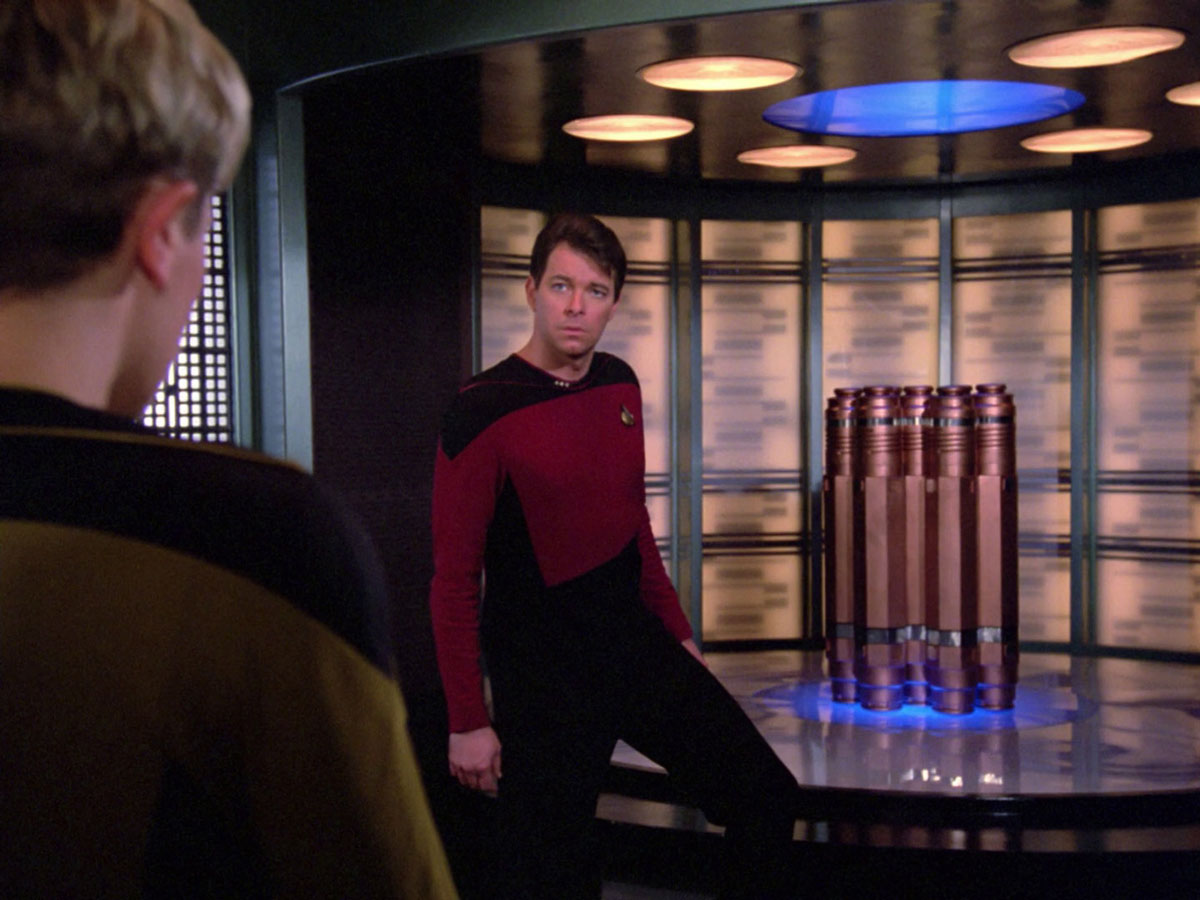 Sonobuoy cases used as felicium containers in the TNG episode "Symbbiosis".